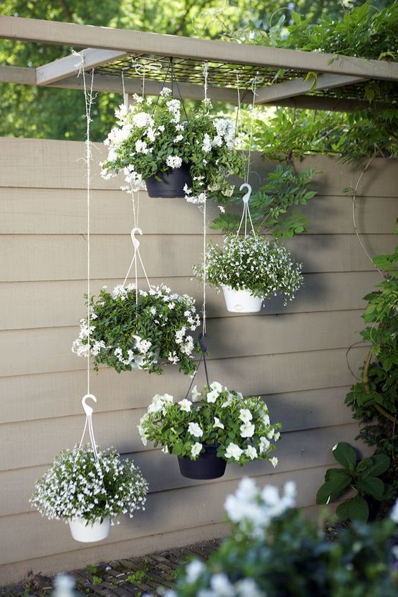35+ Easy DIY Flower Garden Ideas